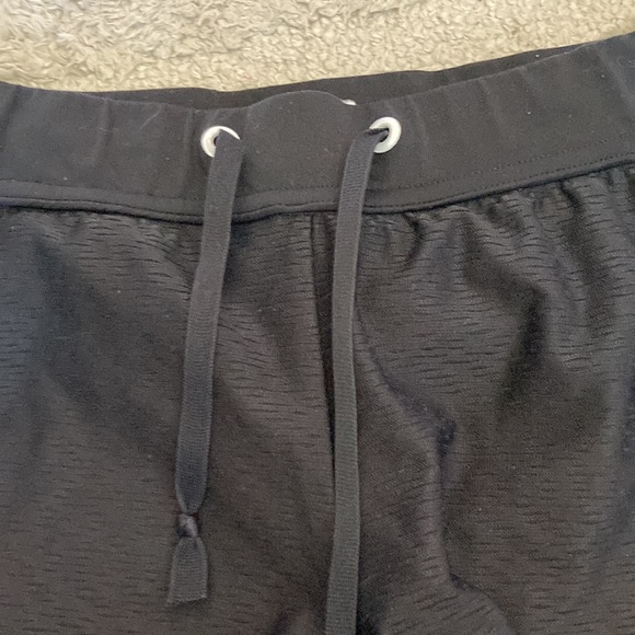 Athletic shorts with spandex - Picture 3 of 4